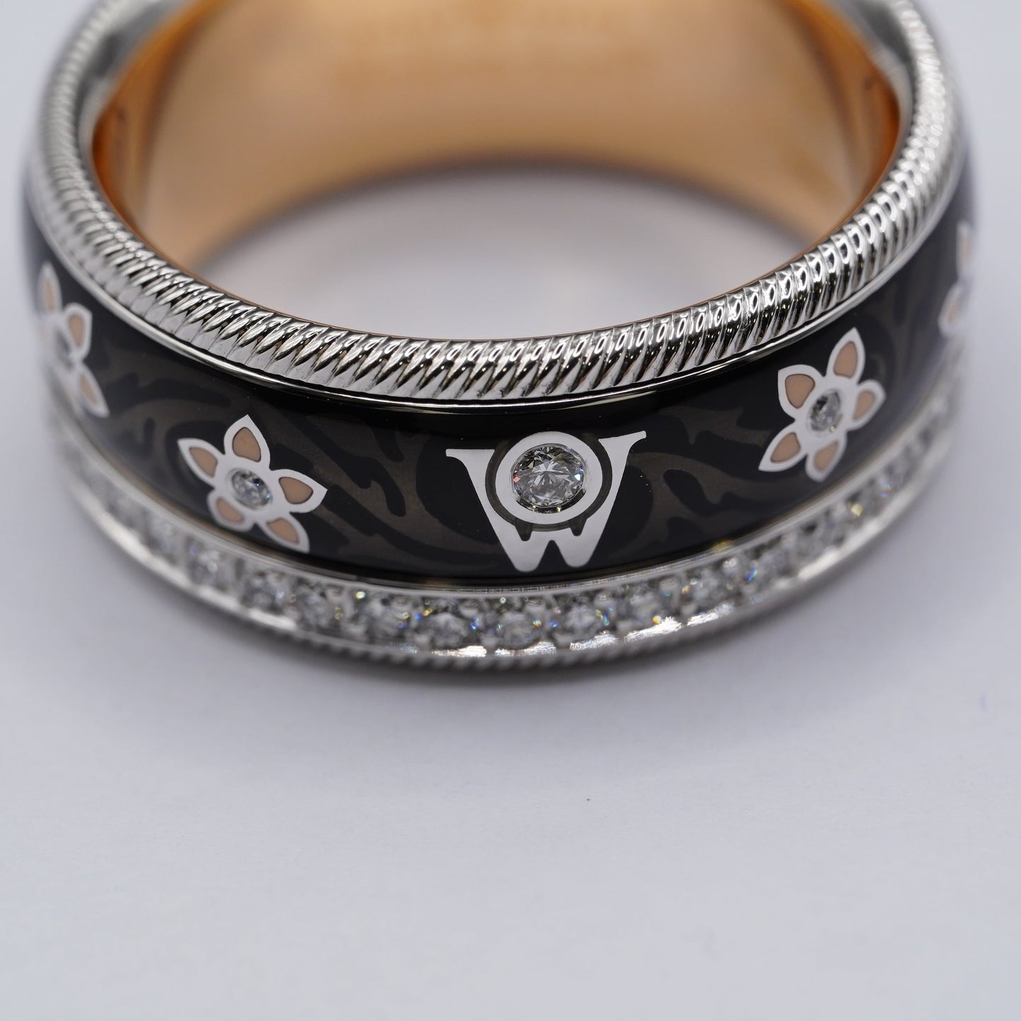 【中古・美品】ウェレンドルフ ブラックシルク Ref.606890 K18WG/YG ダイヤ0.55ct｜正規OH済・CGL鑑別書付
