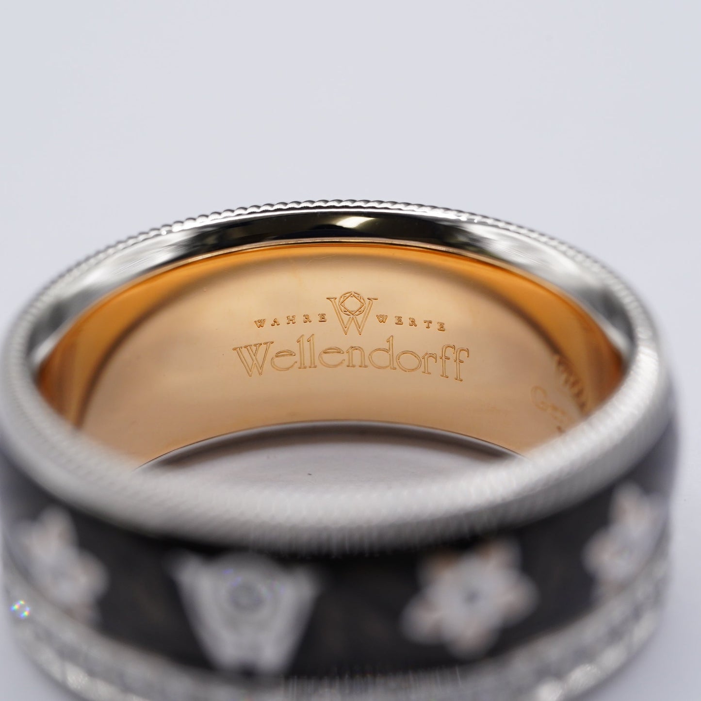【中古・美品】ウェレンドルフ ブラックシルク Ref.606890 K18WG/YG ダイヤ0.55ct｜正規OH済・CGL鑑別書付