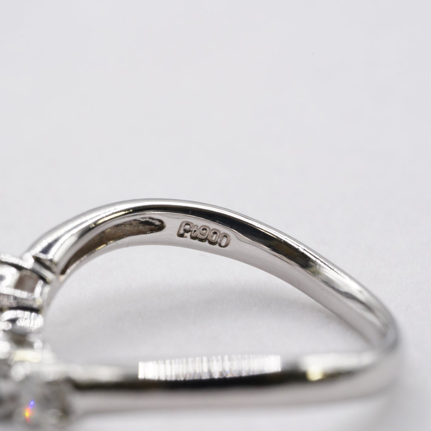 【中古】Pt900 ブルーグリーンダイヤモンドリング 0.14ct＋ダイヤ0.16ct｜CGL鑑別書付