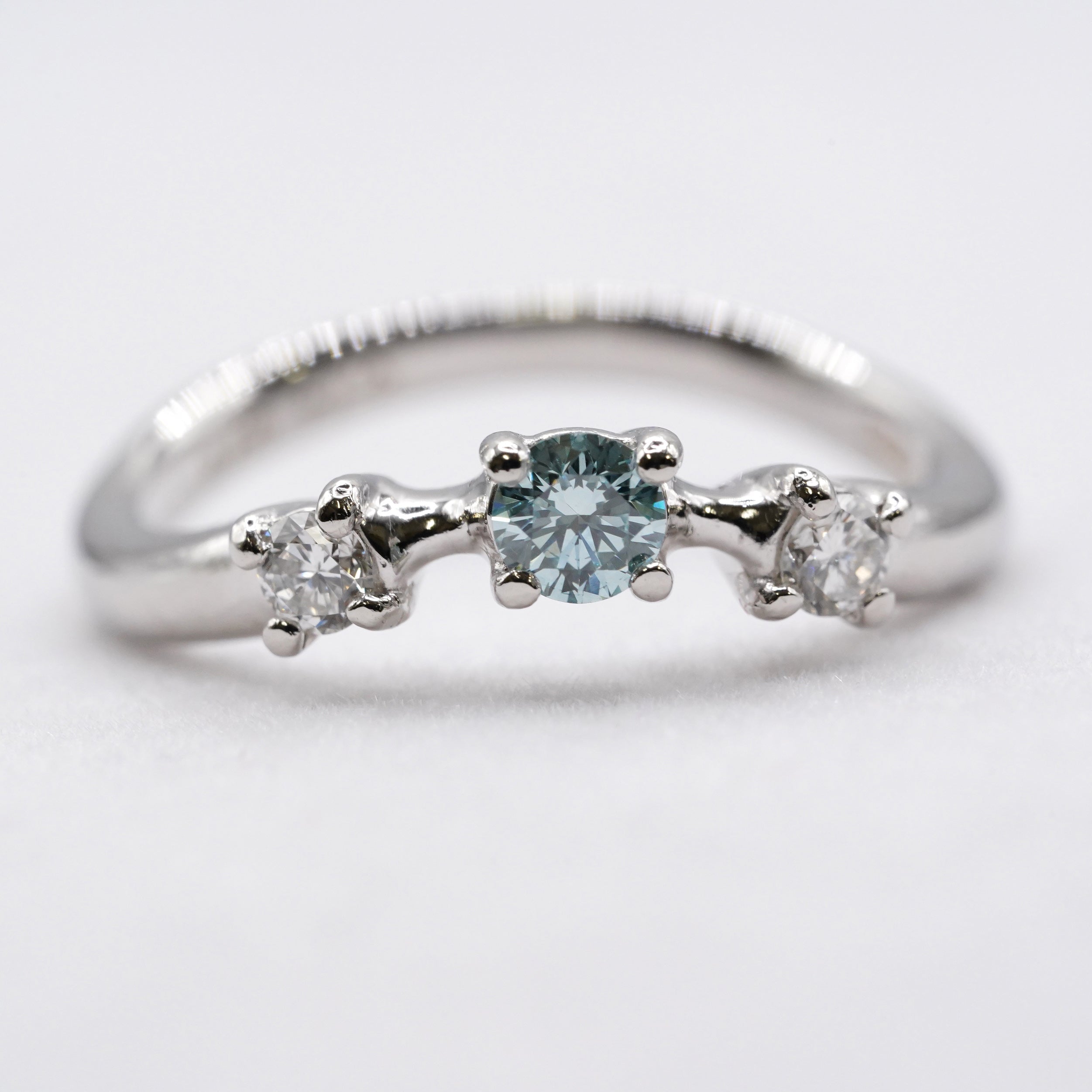 中古】Pt900 天然ブルーグリーンダイヤモンドリング 0.14ct CGL鑑別